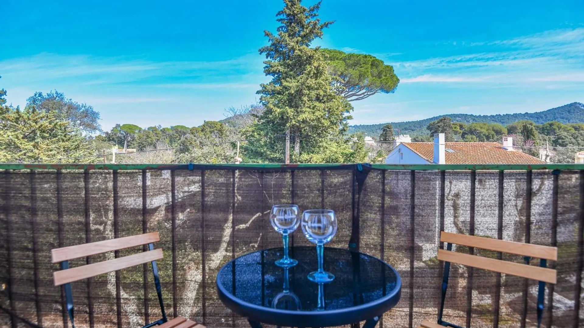 Bel Appart Avec Balcon Et Clim Pres Des Calanques Marseille